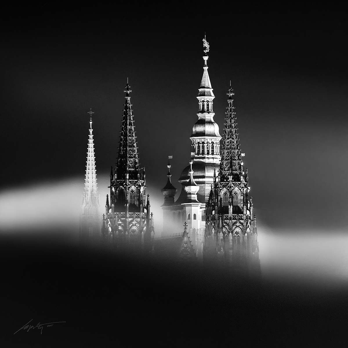 --Foggy Cathedral--