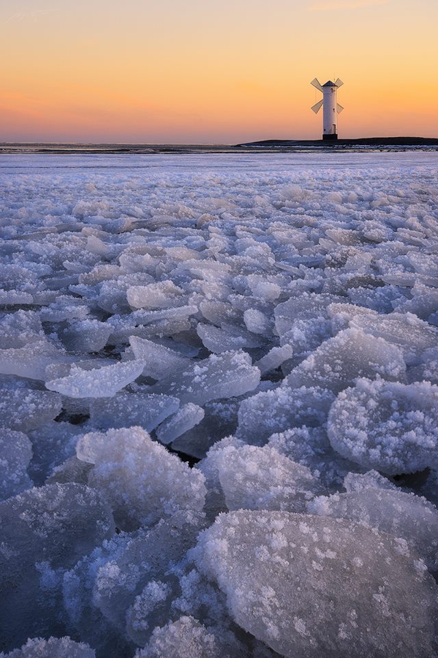 --Icy Beach--