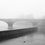 Most v mlze